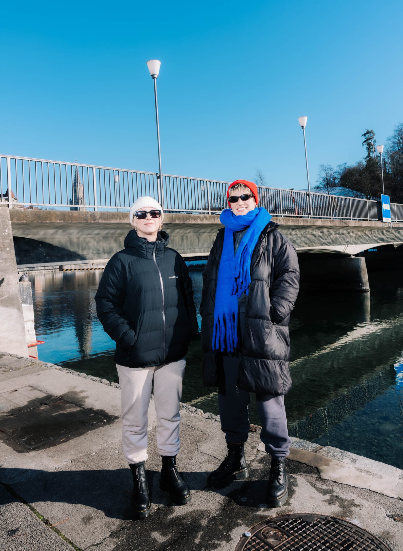 laura lisa angezogen